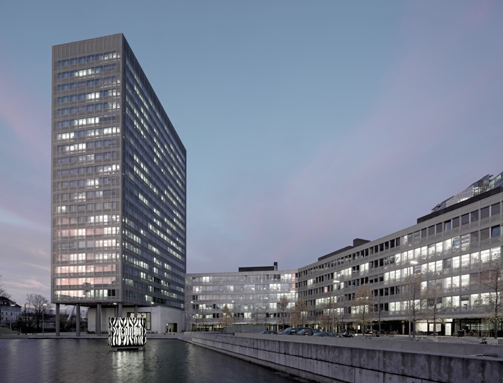 <b>kunde: </b>munich re &nbsp;I&nbsp; <b>projekt: </b>architekturfotografie stammsitz